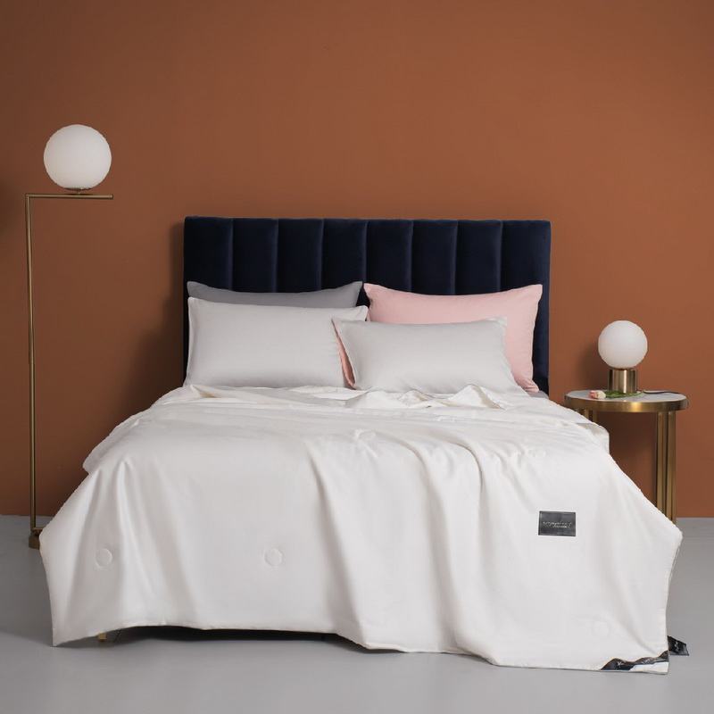 Pure Color Soybean Polyester Summer Quilt