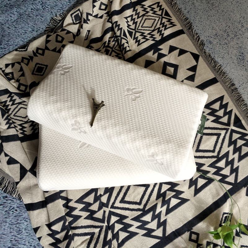 Wolf Tooth Latex Pillow - Soft pillow with great elasticity