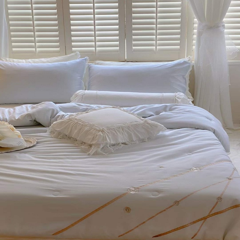 Embroidery Pure Color Soybean Winter Quilt Manufacturers, Embroidery Pure Color Soybean Winter Quilt Factory, Supply Embroidery Pure Color Soybean Winter Quilt